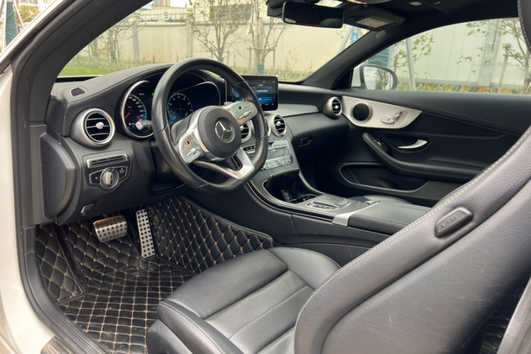 奔驰C级(进口) 2020款 C 260 轿跑车中控内饰7002