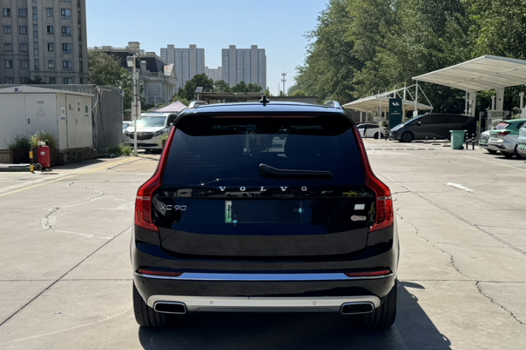 沃尔沃XC90新能源 2021款 E驱混动 T8 智尊豪华版 7座车身外观6004