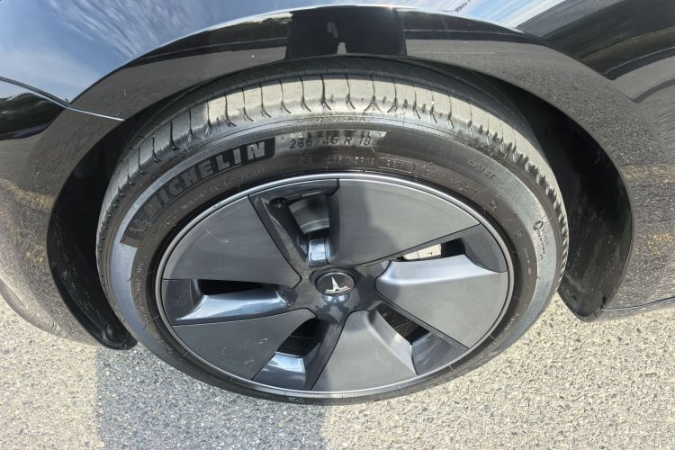 特斯拉 Model 3 2022款 后轮驱动版车身外观6010