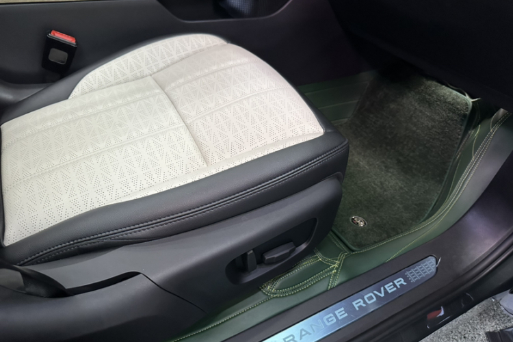 路虎 揽胜极光 2021款 极光L 249PS R-Dynamic First edition 首发版局部细节9007