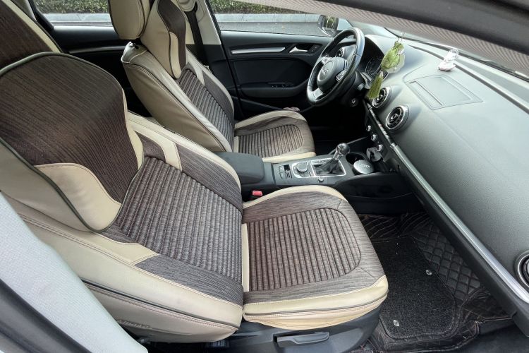 奥迪A3 2016款 Sportback 35 TFSI 领英型中控内饰7003