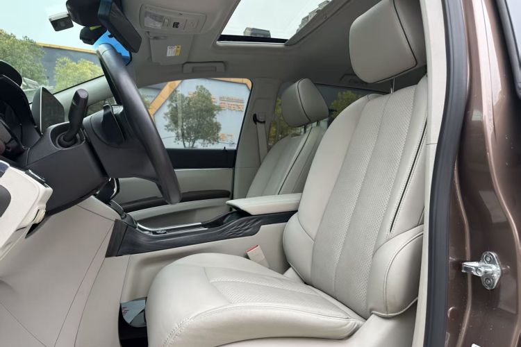 别克GL8 2020款 陆上公务舱 652T 尊贵型中控内饰7001