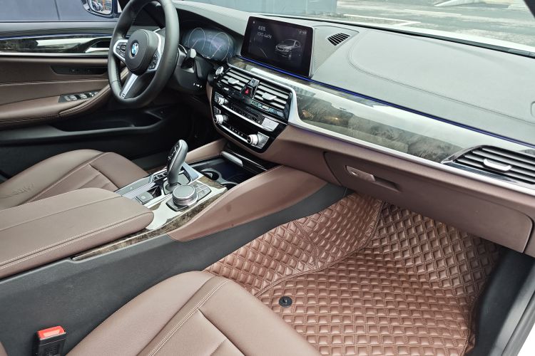 宝马5系 2019款 525Li M运动套装中控内饰7007