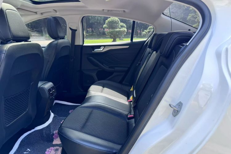 福特 福克斯 2020款 三厢 EcoBoost 180 自动锋潮型中控内饰7002