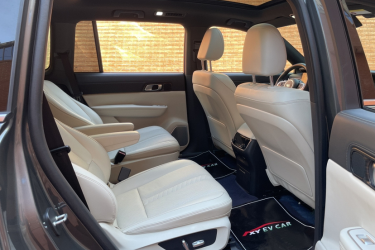 理想汽车 理想ONE 2020款 增程6座版中控内饰7011