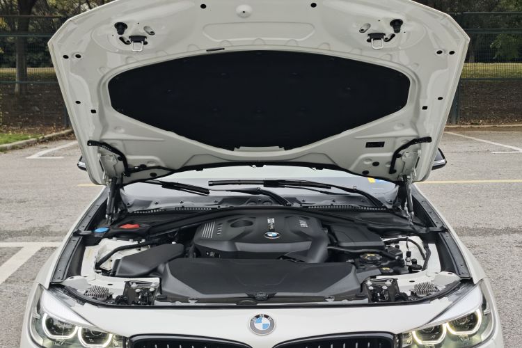 宝马3系GT 2020款 320i M运动曜夜版中控内饰7007