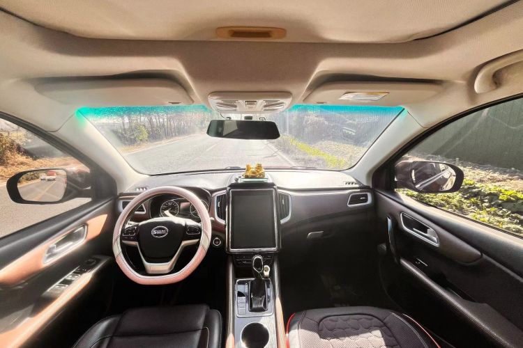 SWM斯威汽车 SWM斯威X7 2017款 1.5T 自动智享型 7座中控内饰7003