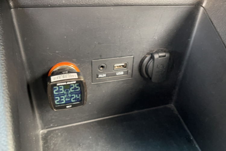 起亚K3 2017款  1.6L 自动15周年特别版GLS中控内饰7008