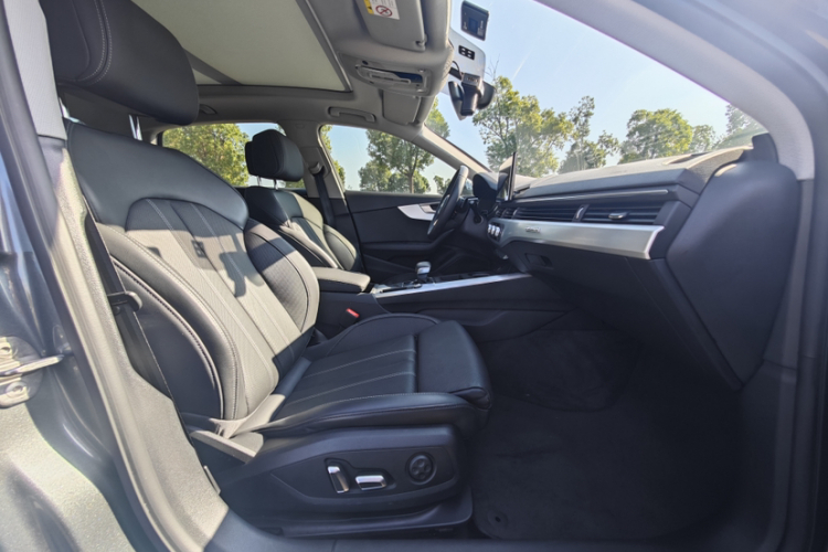 奥迪A4L 2024款 40 TFSI 时尚动感型中控内饰7006