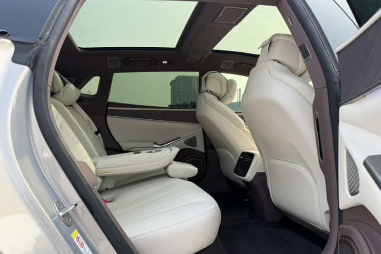 腾势Z9GT 2024款 1100四驱Max版局部细节9003