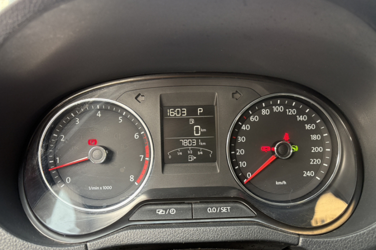 大众 Polo 2014款 1.6L 自动豪华版中控内饰15