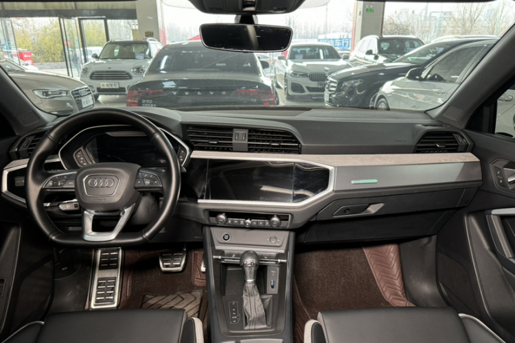 奥迪Q3 2024款 35 TFSI 时尚动感型车身外观6004