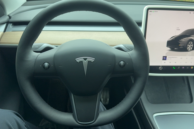 特斯拉 Model Y 2023款 后轮驱动版中控内饰7004