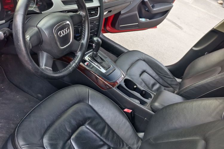 奥迪A4L 2011款 2.0 TFSI 标准型中控内饰7004