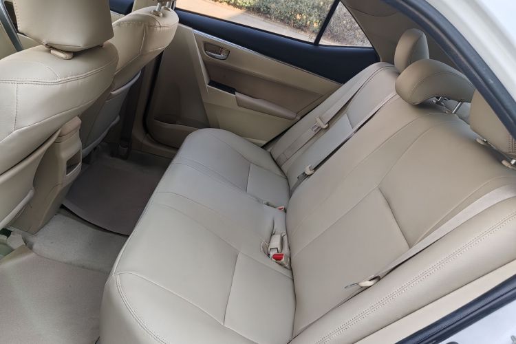 丰田 卡罗拉 2014款 1.6L 手动GL中控内饰7005