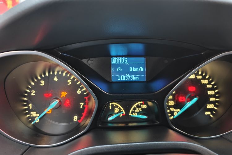 福特 福克斯 2015款 三厢 1.6L 自动风尚型中控内饰15