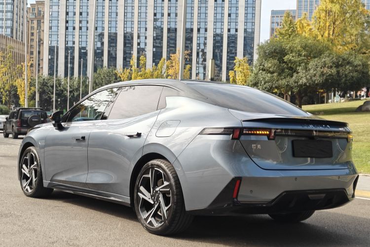 领克07 2024款 EM-P 126长续航 Ultra车身外观6008