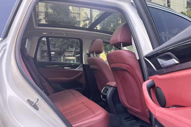 宝马X3 2022款 改款 xDrive25i M运动套装中控内饰7007