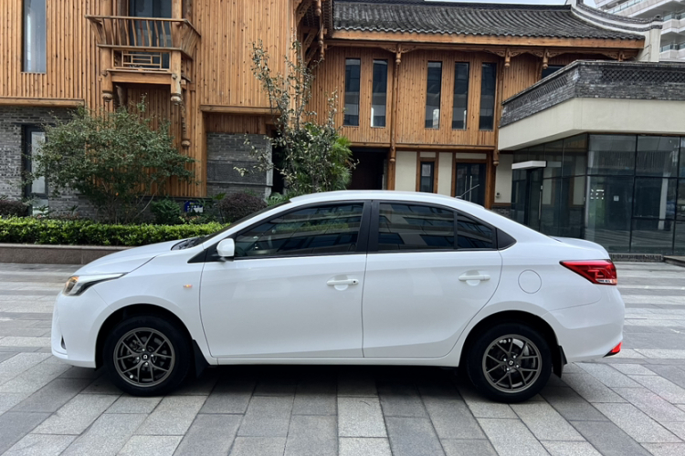 丰田 YARiS L 致享 2017款 1.5E CVT魅动版车身外观6007