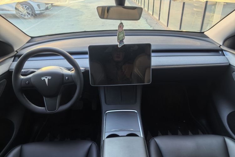 特斯拉 Model Y 2024款 后轮驱动版中控内饰7001