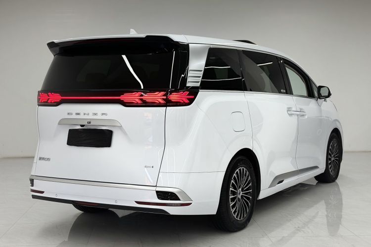 腾势D9 2022款 DM-i 1040 尊贵型车身外观6008