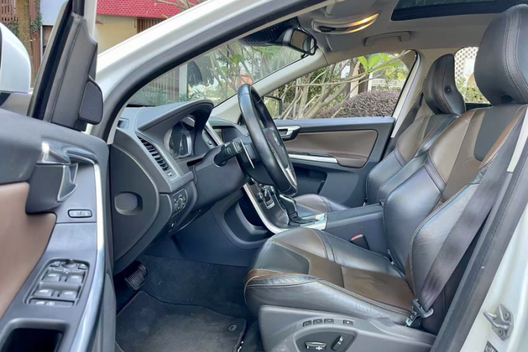 沃尔沃XC60(进口) 2014款 改款 T5 智雅版中控内饰7007