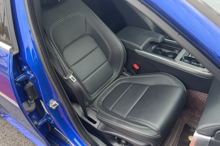 捷豹XEL 2020款 2.0T 200PS R-DYNAMIC S进取运动版局部细节41