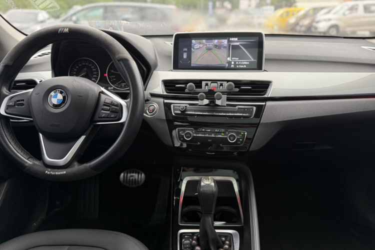 宝马X1 2018款 sDrive20Li 领先型中控内饰7005
