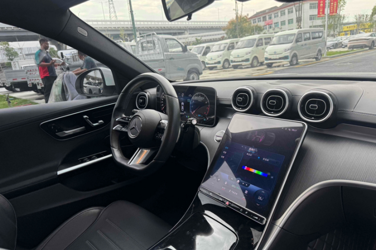奔驰C级 2022款 改款 C 200 L 运动版中控内饰7006
