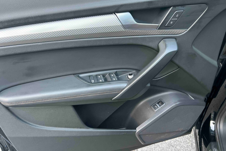 奥迪Q5L 2020款 45 TFSI 尊享时尚型中控内饰7002