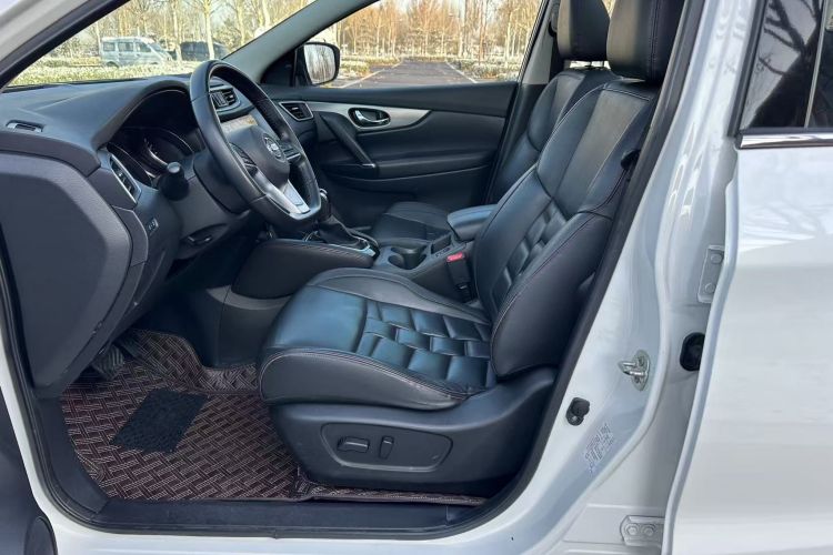日产 逍客 2021款 2.0L CVT旗舰版中控内饰7002