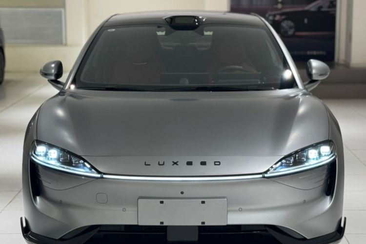 鸿蒙智行 智界S7 2025款 703km Ultra运动版车身外观6001