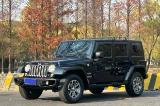 Jeep 牧马人 2017款 3.0L Sahara 四门舒享版