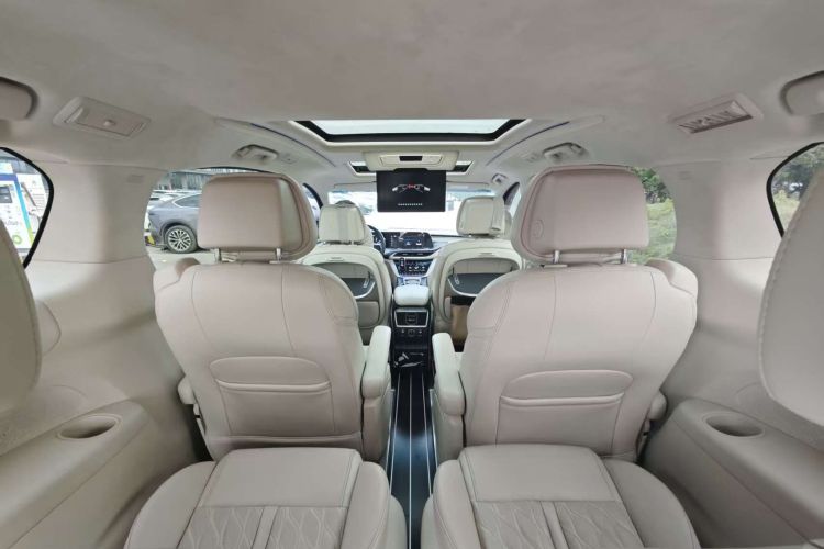 别克GL8 2020款 Avenir艾维亚 六座贤礼版中控内饰7004