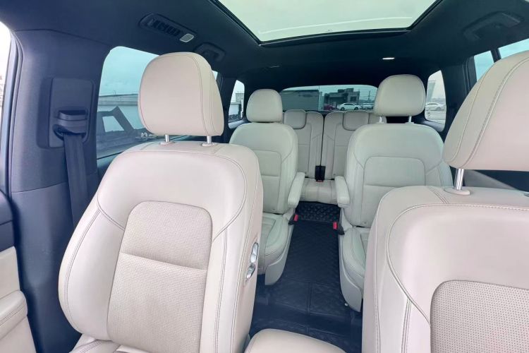 理想汽车 理想ONE 2021款 增程6座版中控内饰7010