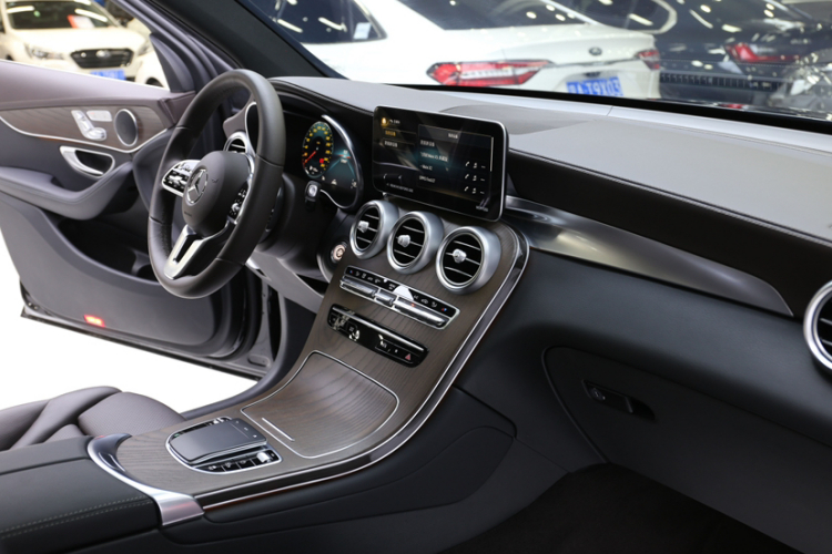 奔驰GLC 2022款 改款 GLC 300 L 4MATIC 动感型臻藏版局部细节16