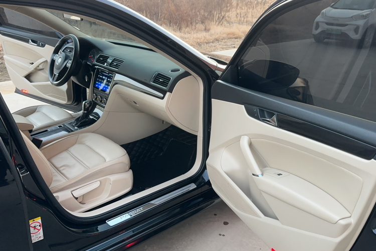 大众 帕萨特 2011款 1.8TSI 自动尊荣版中控内饰7012