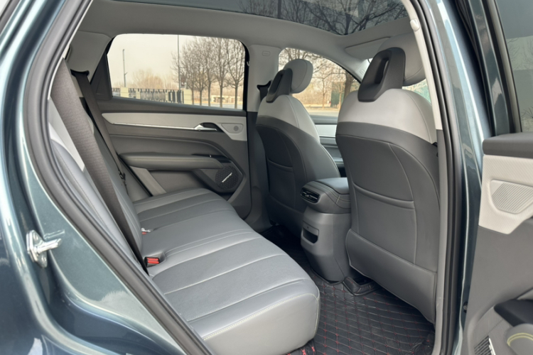 奔腾 悦意03 2025款 565km 悠享版中控内饰7005