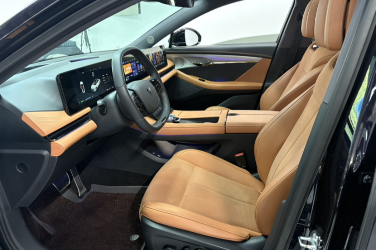 岚图汽车 岚图追光 2024款 PHEV 四驱超长续航旗舰版中控内饰7003