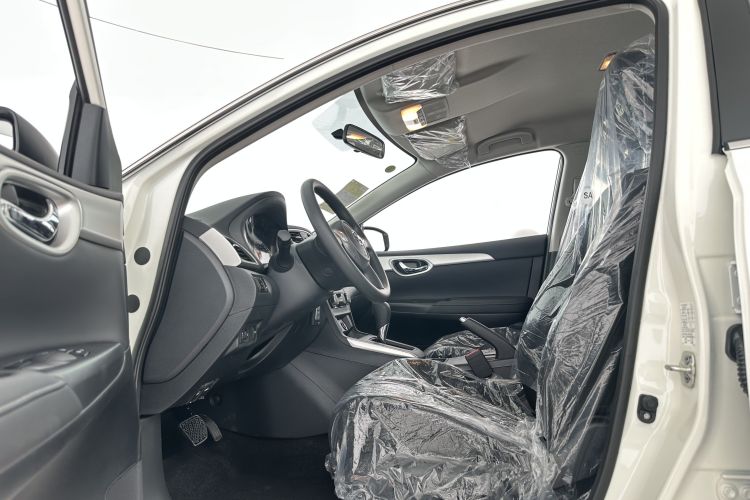 日产 轩逸 2024款 经典 1.6XE CVT舒适版中控内饰7002