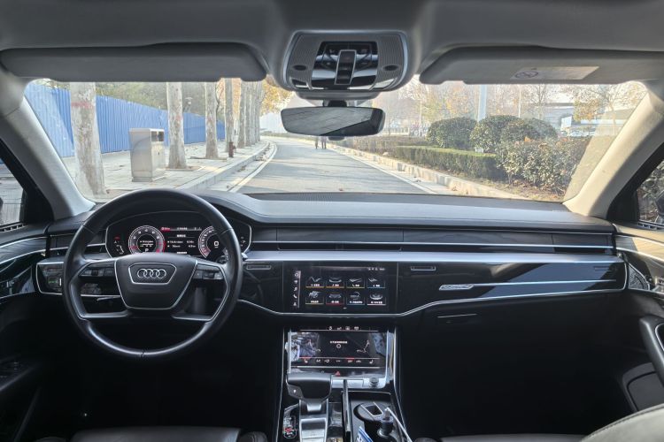 奥迪A8 2019款 A8L 50 TFSI quattro 舒适型中控内饰7001