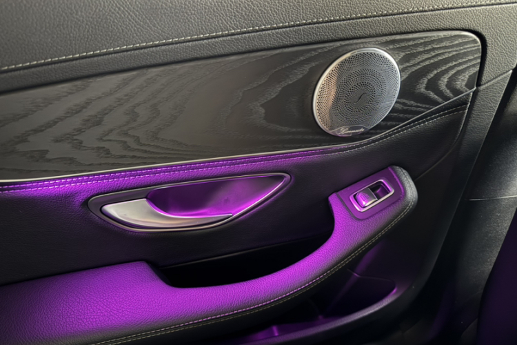 奔驰C级 2019款 改款 C 260 L 运动版中控内饰7007