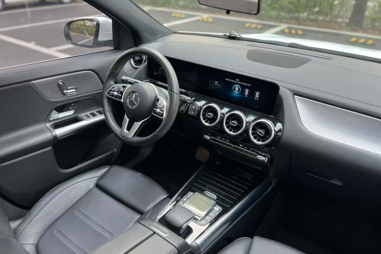 奔驰GLA 2020款 GLA 180中控内饰7002