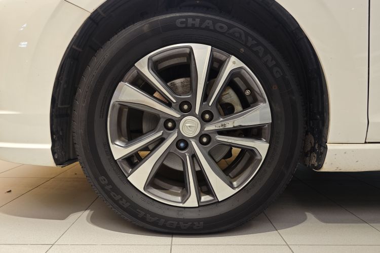 长安 逸动 2020款 PLUS 1.6L GDI 手动豪华型车身外观6012