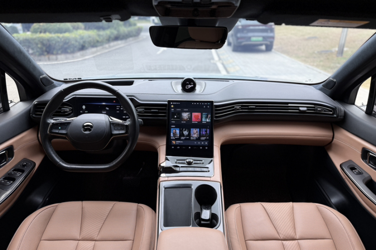 蔚来ES8 2022款 100kWh 六座版中控内饰7001