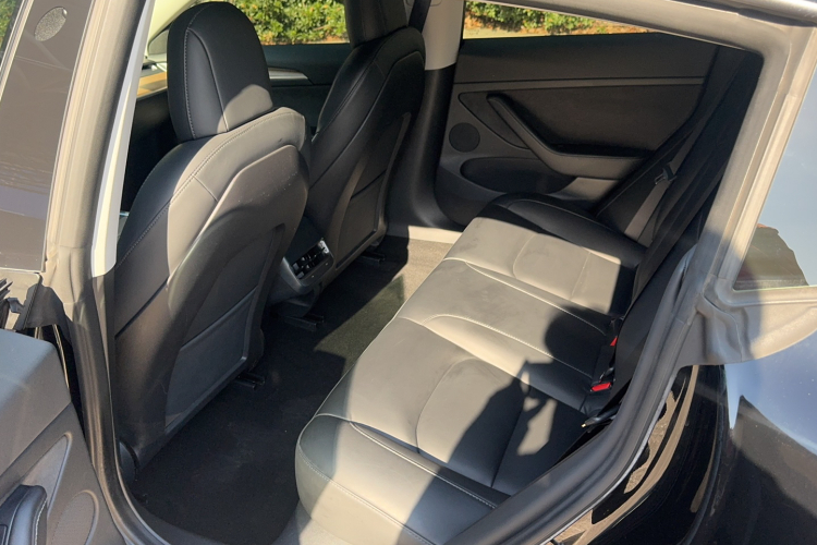 特斯拉 Model 3 2021款 标准续航后驱升级版 3D6中控内饰7003