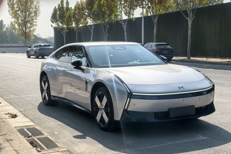 小鹏P7 2025款 702 长续航 Ultra车身外观6003