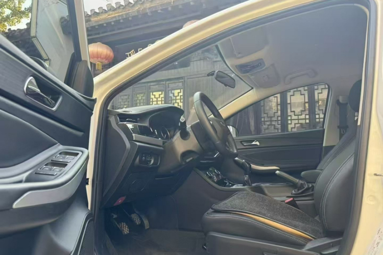奇瑞 艾瑞泽5 2021款 PRO 1.5L 手动青春版中控内饰7003