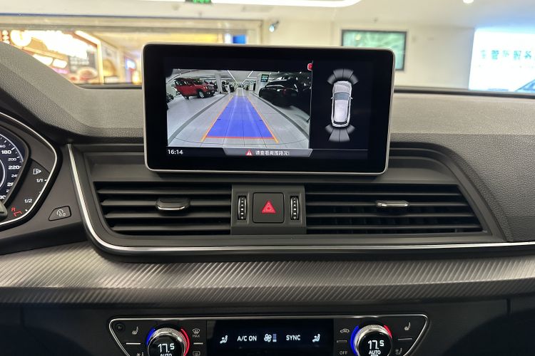 奥迪Q5L 2018款 45 TFSI 尊享运动型 国V中控内饰7004