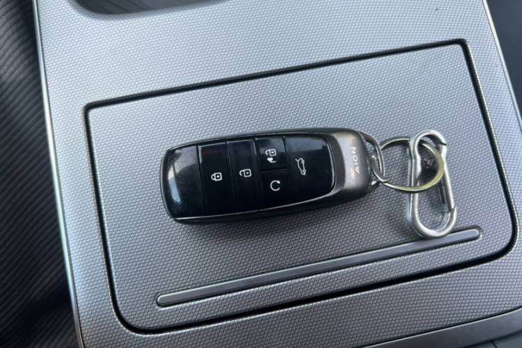 埃安 AION Y 2023款 Plus 510 乐享版中控内饰7001